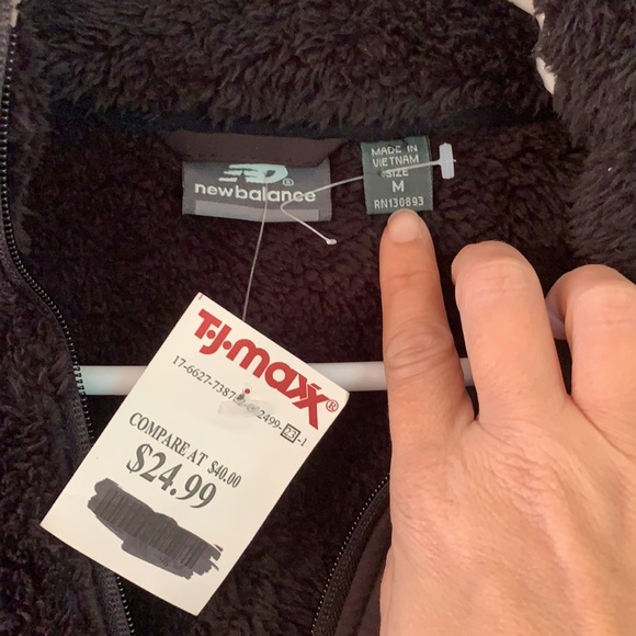 New Balance Jacket NWT - Picture 2 of 6
